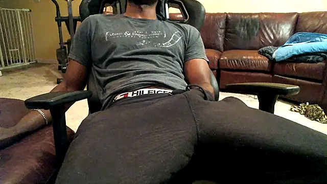 james421   online show from December 1, 2025, 5:56 am