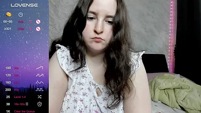 Snapshot of alice_allens chatting on October 6, 2025, 1:19 pm alice allens online show from October 6, 2025, 1:19 pm