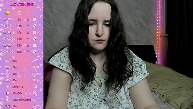 Snapshot of alice_allens chatting on November 13, 2025, 3:55 pm alice allens online show from November 13, 2025, 3:55 pm