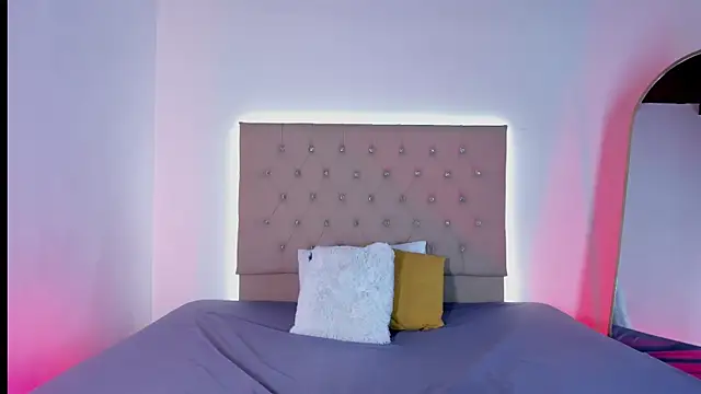 Snapshot of Zafiro__Brown chatting on September 20, 2025, 11:22 am Zafiro Brown online show from September 20, 2025, 11:22 am