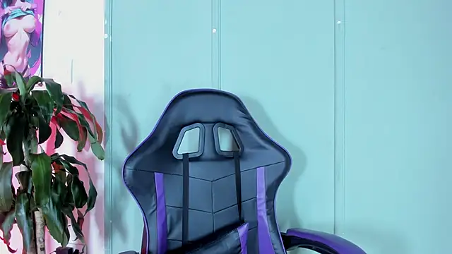 Snapshot of Zafiro__Brown chatting on September 27, 2025, 12:21 pm Zafiro Brown online show from September 27, 2025, 12:21 pm