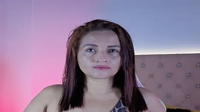 Snapshot of Zafiro__Brown chatting on November 10, 2025, 12:04 pm Zafiro Brown online show from November 10, 2025, 12:04 pm