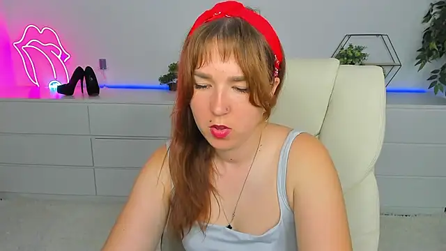 Snapshot of Sofii_darling chatting on September 23, 2025, 4:32 pm Sofii darling online show from September 23, 2025, 4:32 pm