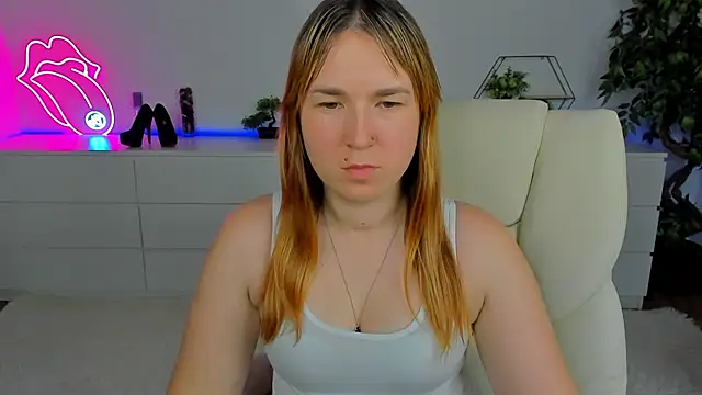 Snapshot of Sofii_darling chatting on November 21, 2025, 5:33 pm Sofii darling online show from November 21, 2025, 5:33 pm