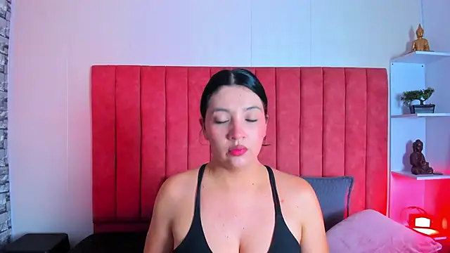 ashley Olsen online show from November 5, 2025, 3:06 am