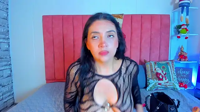 ashley Olsen online show from November 23, 2025, 3:39 am