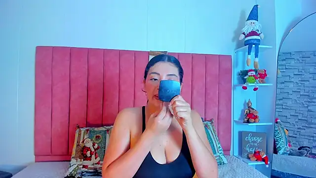 ashley Olsen online show from November 28, 2025, 2:58 am