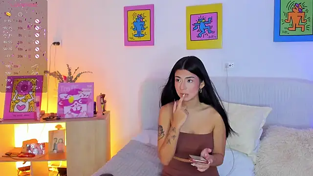 AprilAddams  online show from November 4, 2025, 9:47 pm