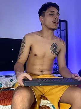 Snapshot of Luke_Stone chatting on November 1, 2025, 6:32 pm Luke Stone online show from November 1, 2025, 6:32 pm