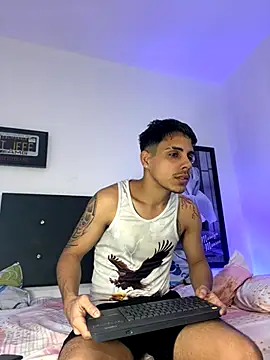 Snapshot of Luke_Stone chatting on November 22, 2025, 10:42 pm Luke Stone online show from November 22, 2025, 10:42 pm