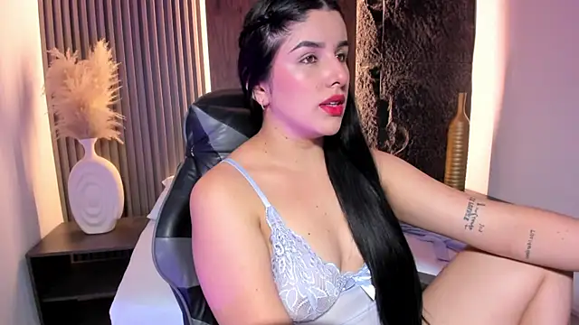 Snapshot of evelin_lopezz chatting on October 30, 2025, 2:24 am evelin lopezz online show from October 30, 2025, 2:24 am