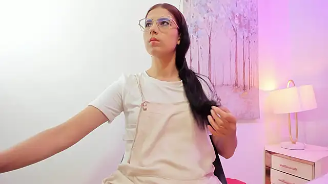 DanniaKross online show from December 18, 2025, 12:44 pm