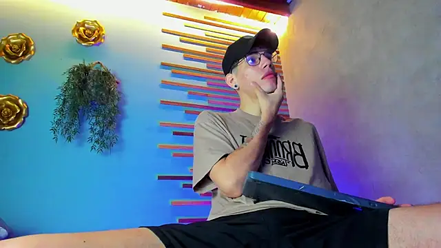 david huge online show from October 24, 2025, 1:40 pm