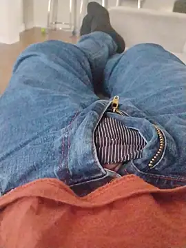 Snapshot of LeoMaduroSP chatting on November 17, 2025, 8:47 pm LeoMaduroSP online show from November 17, 2025, 8:47 pm