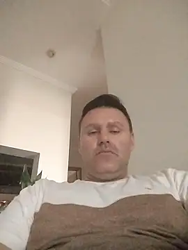 Snapshot of LeoMaduroSP chatting on December 1, 2025, 6:24 pm LeoMaduroSP online show from December 1, 2025, 6:24 pm