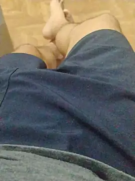 Snapshot of LeoMaduroSP chatting on December 13, 2025, 11:43 pm LeoMaduroSP online show from December 13, 2025, 11:43 pm