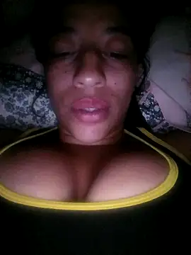 Snapshot of Yolisvel chatting on October 29, 2025, 6:04 am Yolisvel online show from October 29, 2025, 6:04 am