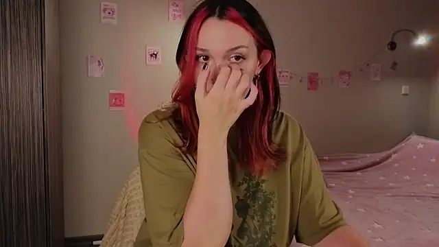 Snapshot of CrystalBlaze_ chatting on September 17, 2025, 6:53 pm CrystalBlaze  online show from September 17, 2025, 6:53 pm