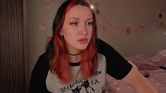 Snapshot of CrystalBlaze_ chatting on September 21, 2025, 9:49 pm CrystalBlaze  online show from September 21, 2025, 9:49 pm