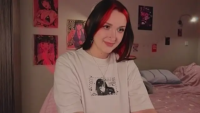 Snapshot of CrystalBlaze_ chatting on October 3, 2025, 8:17 pm CrystalBlaze  online show from October 3, 2025, 8:17 pm