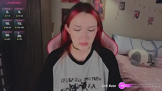 Snapshot of CrystalBlaze_ chatting on October 25, 2025, 8:47 pm CrystalBlaze  online show from October 25, 2025, 8:47 pm