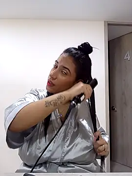 Snapshot of Samantha_hotly chatting on October 9, 2025, 1:20 pm Samantha hotly online show from October 9, 2025, 1:20 pm