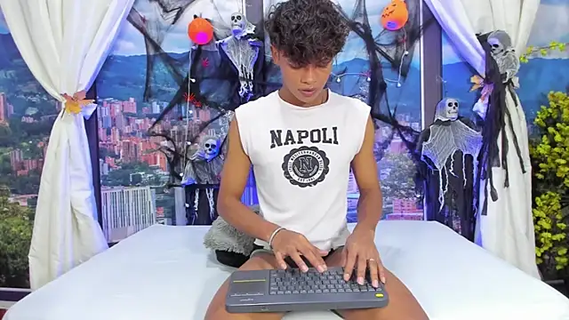 Snapshot of MilthonDelis chatting on October 24, 2025, 3:03 am MilthonDelis online show from October 24, 2025, 3:03 am