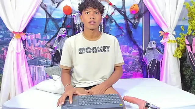 Snapshot of MilthonDelis chatting on October 28, 2025, 5:00 am MilthonDelis online show from October 28, 2025, 5:00 am