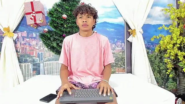 Snapshot of MilthonDelis chatting on November 20, 2025, 4:12 am MilthonDelis online show from November 20, 2025, 4:12 am