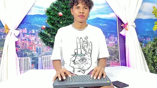 Snapshot of MilthonDelis chatting on November 21, 2025, 3:38 am MilthonDelis online show from November 21, 2025, 3:38 am