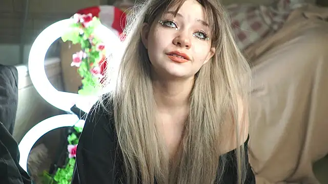 Snapshot of nikoli_naw chatting on September 12, 2025, 4:23 am nikoli naw online show from September 12, 2025, 4:23 am