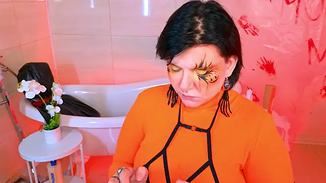 bluelunaray online show from October 23, 2025, 10:03 am