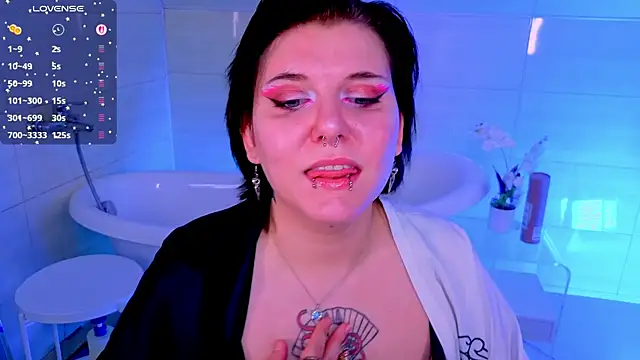 bluelunaray online show from November 22, 2025, 10:25 am