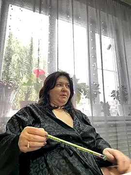 Liza Will online show from November 10, 2025, 6:34 am