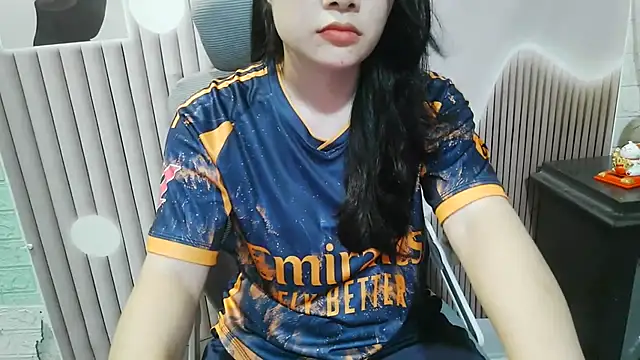 Emachiii online show from September 15, 2025, 1:22 pm