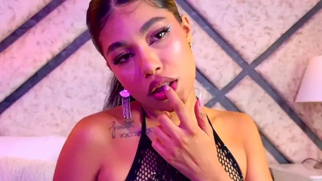 Snapshot of ZafiraRose chatting on October 9, 2025, 4:05 pm ZafiraRose online show from October 9, 2025, 4:05 pm