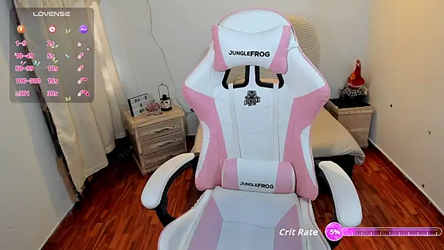 Snapshot of megan_foz chatting on November 19, 2025, 3:34 pm megan foz online show from November 19, 2025, 3:34 pm