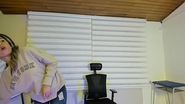 Rachell criss online show from November 13, 2025, 3:38 am