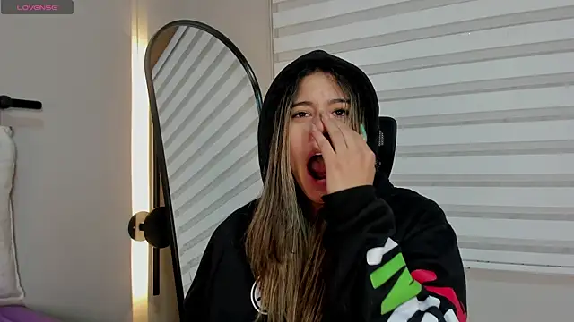 Rachell criss online show from December 18, 2025, 4:18 am