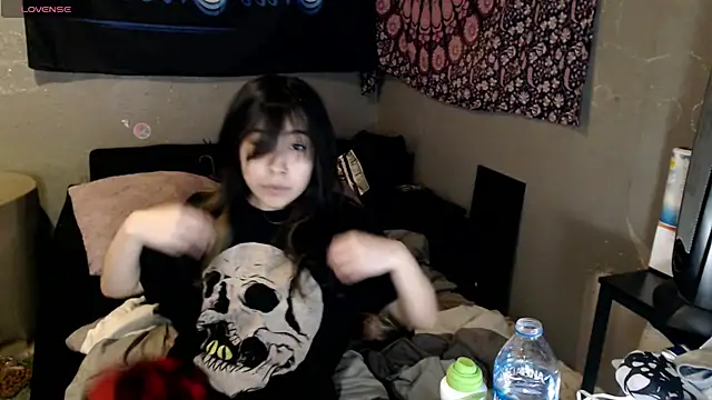 London Ray online show from October 31, 2025, 7:20 am