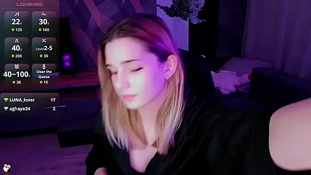 Sandy Belle online show from October 2, 2025, 6:15 pm