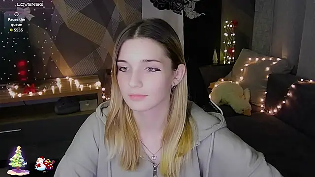 Sandy Belle online show from December 16, 2025, 7:52 pm