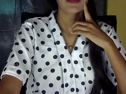 zara Khan0 online show from November 9, 2025, 2:32 am