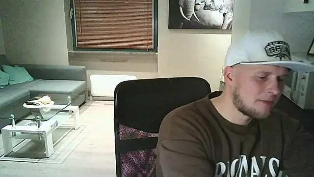 Dartanjanas13 online show from November 7, 2025, 10:32 pm