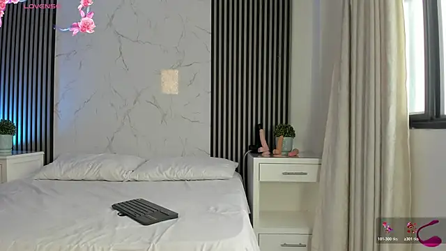 Snapshot of JackAndRosse_ chatting on November 12, 2025, 1:55 pm JackAndRosse online show from November 12, 2025, 1:55 pm