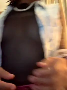 Snapshot of Nia_Desire chatting on September 20, 2025, 6:58 am Nia Desire online show from September 20, 2025, 6:58 am