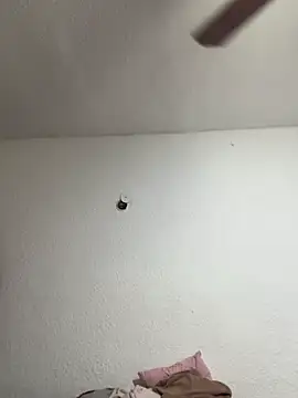 Snapshot of Nia_Desire chatting on December 2, 2025, 5:57 am Nia Desire online show from December 2, 2025, 5:57 am