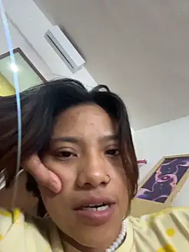 Snapshot of Nia_Desire chatting on December 16, 2025, 8:08 am Nia Desire online show from December 16, 2025, 8:08 am