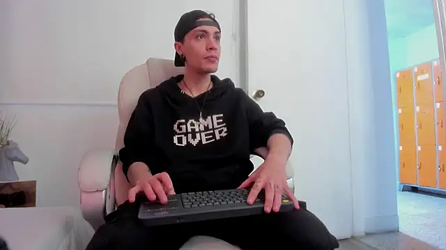 dark sun302 online show from November 30, 2025, 9:30 pm