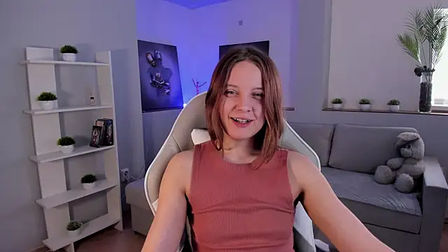 Snapshot of AlicePill chatting on October 19, 2025, 7:31 am AlicePill online show from October 19, 2025, 7:31 am